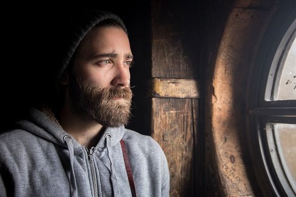 Comment tailler votre barbe avec un rasoir coupe-choux ?
