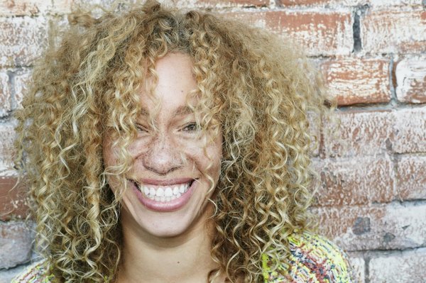 Comment obtenir des boucles de cheveux soyeuses ?