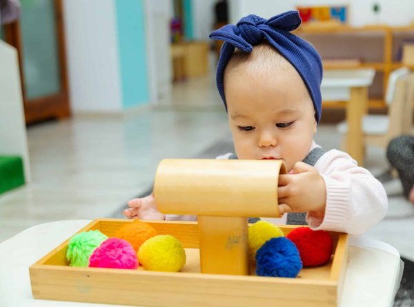 Jeux montessori pour bébé de 1 an : trouvez les meilleurs éléments